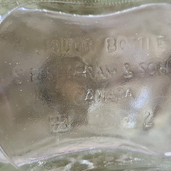 Vintage Seagrams Crown Royal Canadian Bottle - Picture 3 of 5